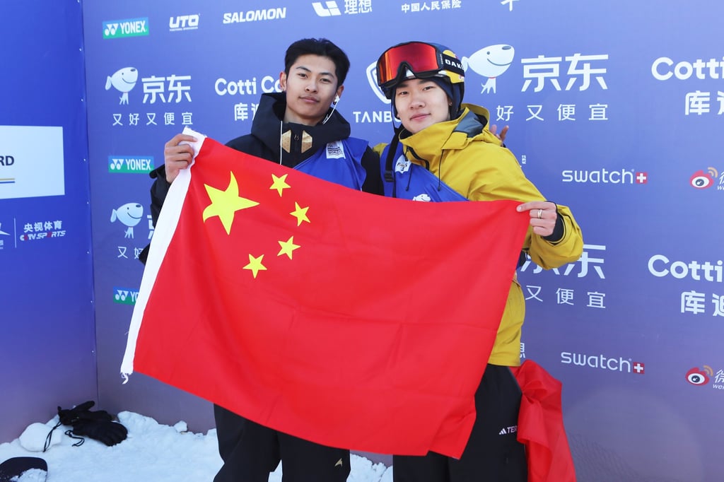 Su Yiming (right) and Ge Chunyu of China won gold and silver on Saturday. Photo: Xinhua
