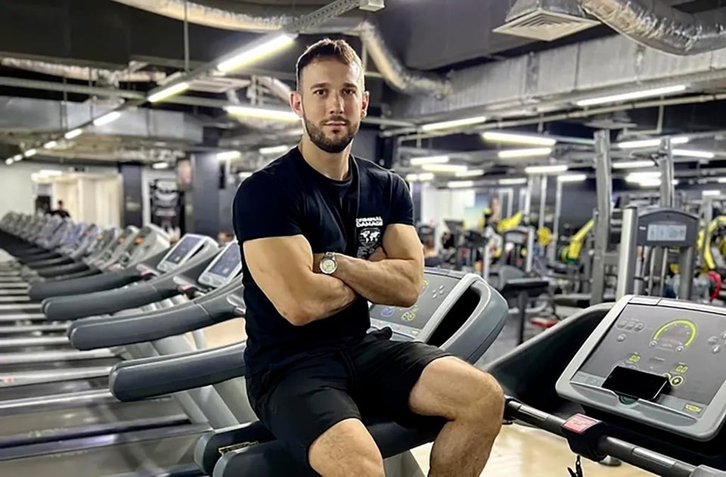 Influencer Dmitry Nuyanzin, above, used extreme eating to promote his online courses. Photo: QQ.com