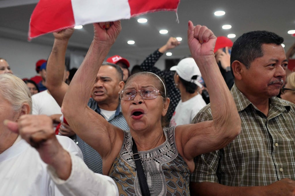Supporters of Salvador Nasralla celebrate at the party’s headquarters in Tegucigalpa on Tuesday. Photo: AFP Supporters of Salvador Nasralla celebrate at the party’s headquarters in Tegucigalpa on Tuesday. Photo: AFP