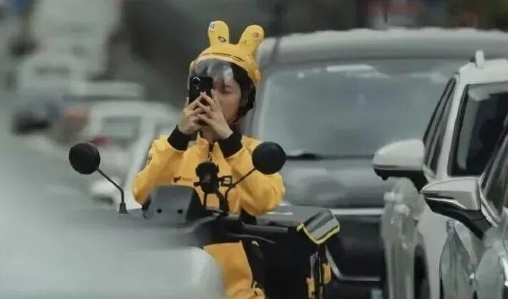 The job of a delivery rider can be lonely and involve harsh working conditions. Photo: Baidu The job of a delivery rider can be lonely and involve harsh working conditions. Photo: Baidu