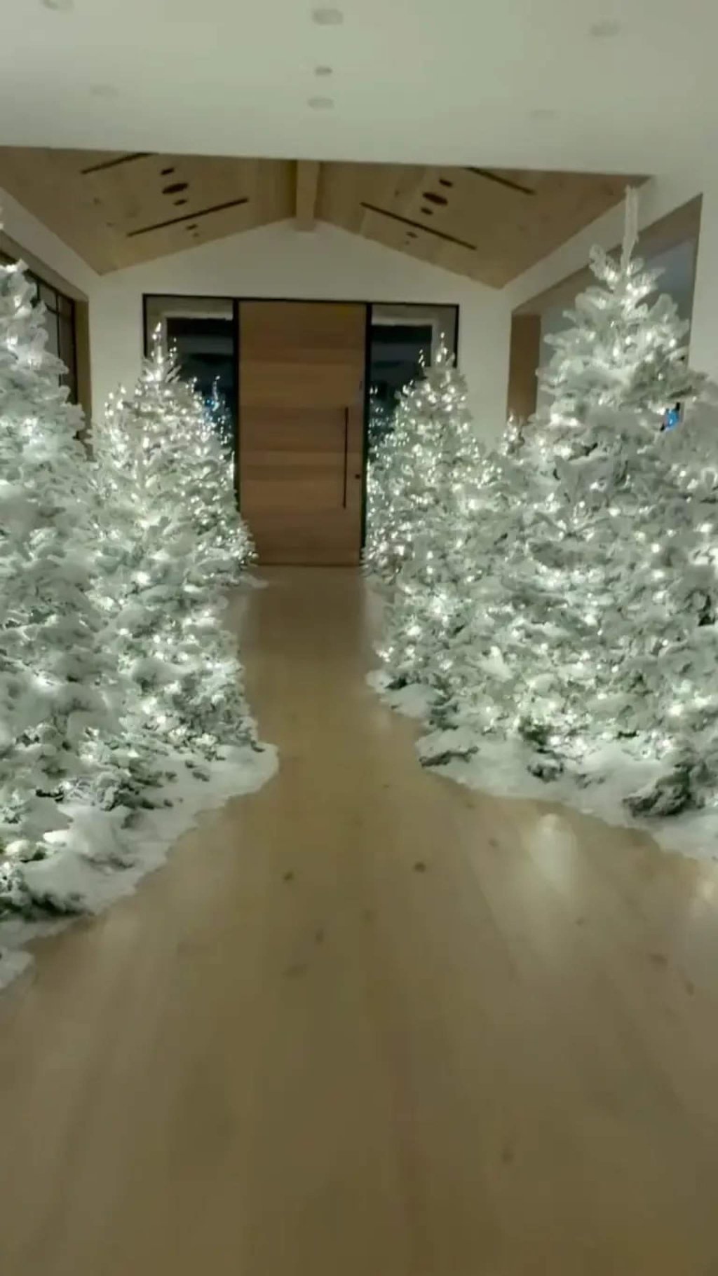 Kim Kardashian’s festive decorations left some of her followers in shock. Photo: @kimkardashian/Instagram Kim Kardashian’s festive decorations left some of her followers in shock. Photo: @kimkardashian/Instagram