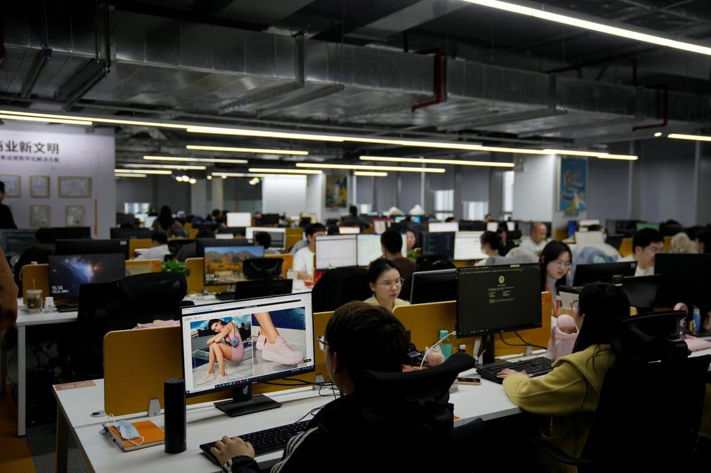 Office workers in China. Under the country’s labour laws, employees are entitled to sanitation protection. Photo: Reuters Office workers in China. Under the country’s labour laws, employees are entitled to sanitation protection. Photo: Reuters
