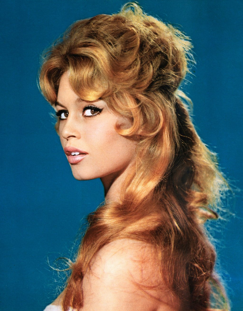 Today’s hair and make-up trends echo 60s pin-up Brigitte Bardot’s iconic bombshell style. Photo: Corbis via Getty Images