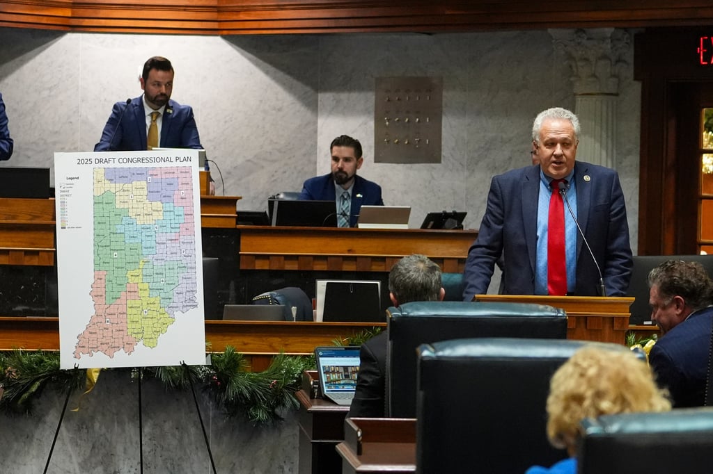 Republican State Senator Mike Gaskill (right), sponsor of the redistricting legislation, presents the bill at the Statehouse in Indianapolis on Thursday. Photo: AP Republican State Senator Mike Gaskill (right), sponsor of the redistricting legislation, presents the bill at the Statehouse in Indianapolis on Thursday. Photo: AP