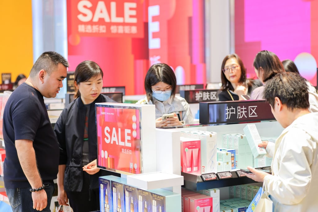 China’s retail sales, a key gauge of consumer spending, grew by only 1.3 per cent in November, year on year, falling well short of consensus expectations. Photo: Getty Images China’s retail sales, a key gauge of consumer spending, grew by only 1.3 per cent in November, year on year, falling well short of consensus expectations. Photo: Getty Images