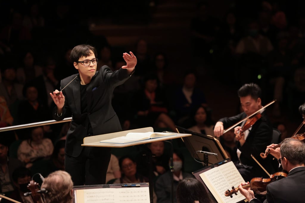 Peltokoski kept a tight rein on the orchestra while relishing Esa-Pekka Salonen's score. Photo: HK Phil