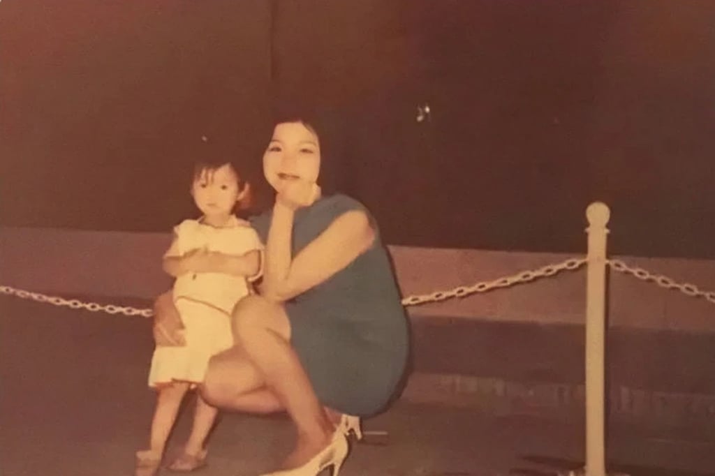 Mao with her mother who brought her up alone and who she describes as an “iron lady”. Photo: QQ.com