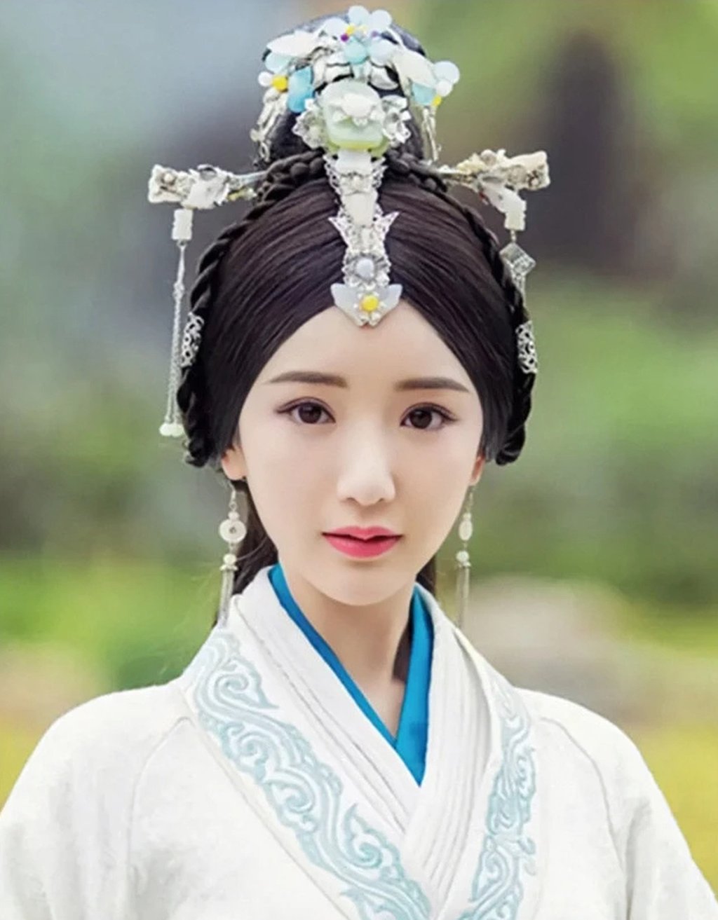 Mao Xiaotong dressed in period costume. She has starred in many television dramas. Photo: QQ.com