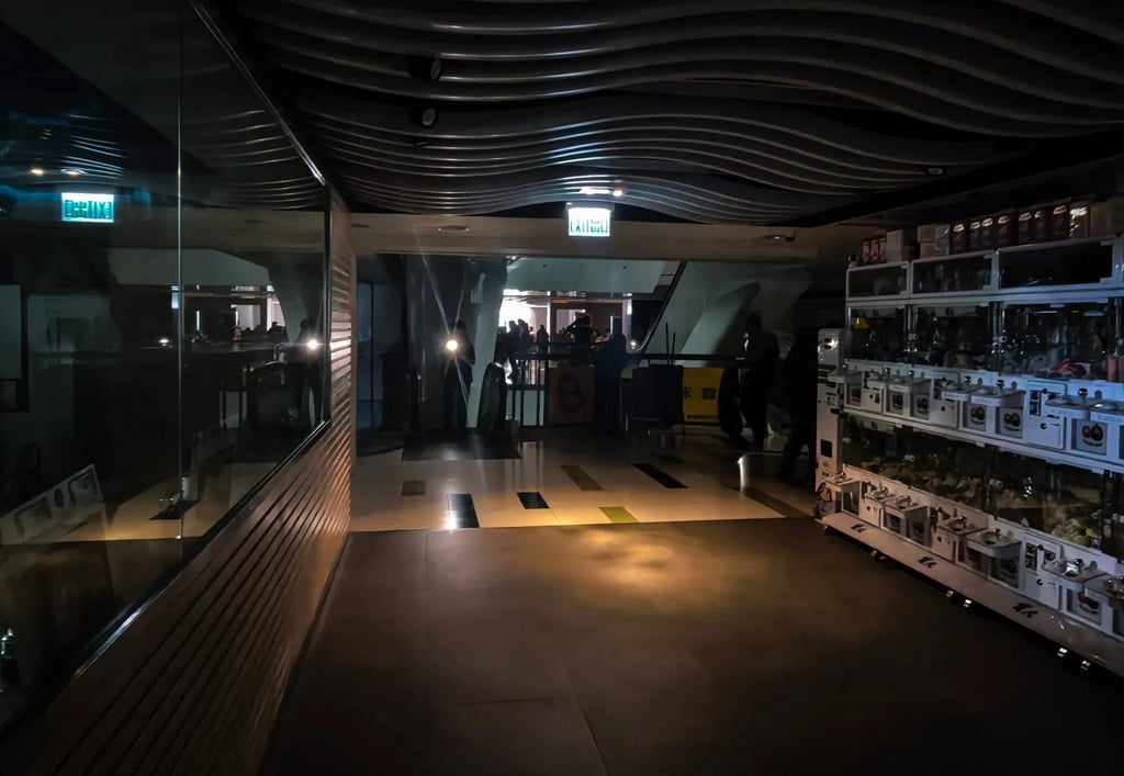 Police received a report that people were trapped in a lift at Kowloon City Plaza. Photo: Handout Police received a report that people were trapped in a lift at Kowloon City Plaza. Photo: Handout