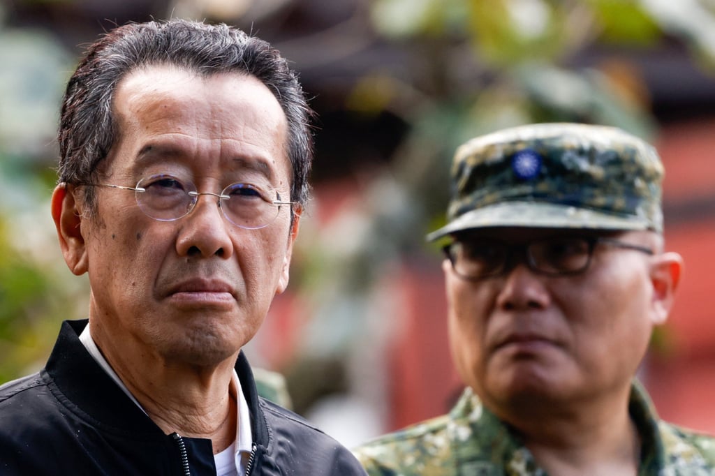 Taiwanese Defence Minister Wellington Koo Li-hsiung (left) inspects reservists during a training session earlier this month. Photo: Reuters