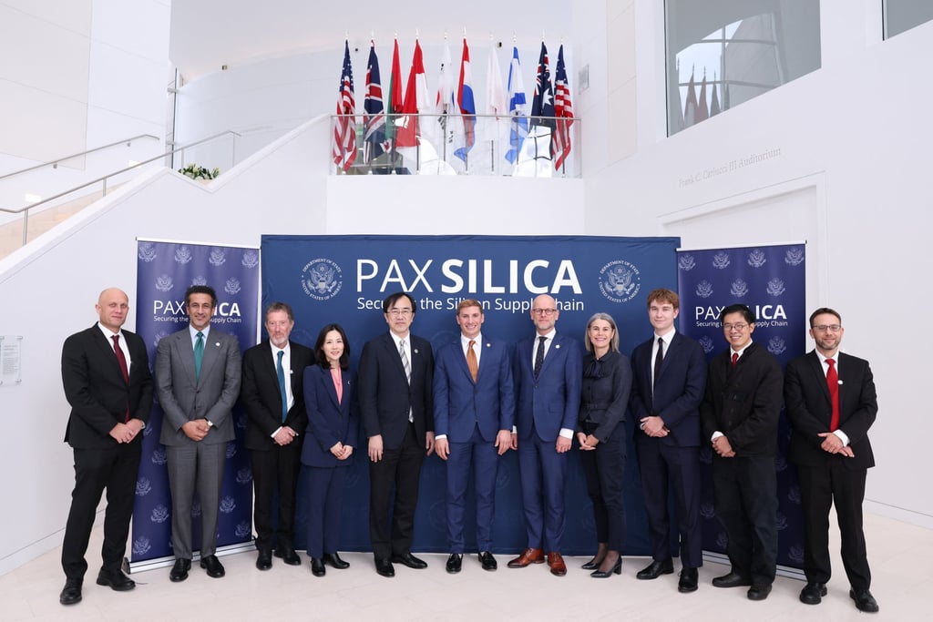Officials pose for a photograph at the Pax Silica Summit in Washington on December 12. Photo: Getty Images/AFP