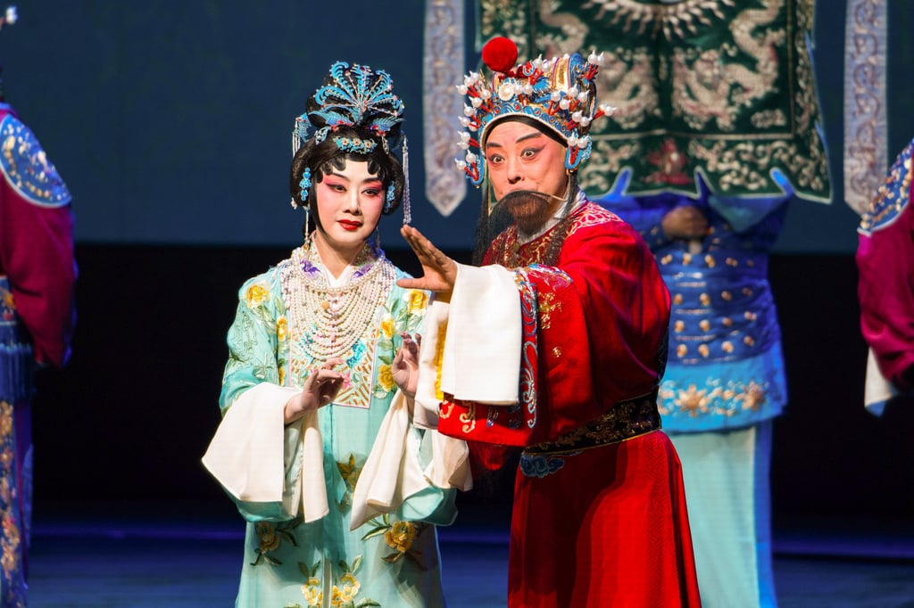 Virtuosos Li Shengsu (left) and Yu Kuizhi take centre stage in the China National Peking Opera Company’s production of Cession for Consolidation of the Song Regime.
