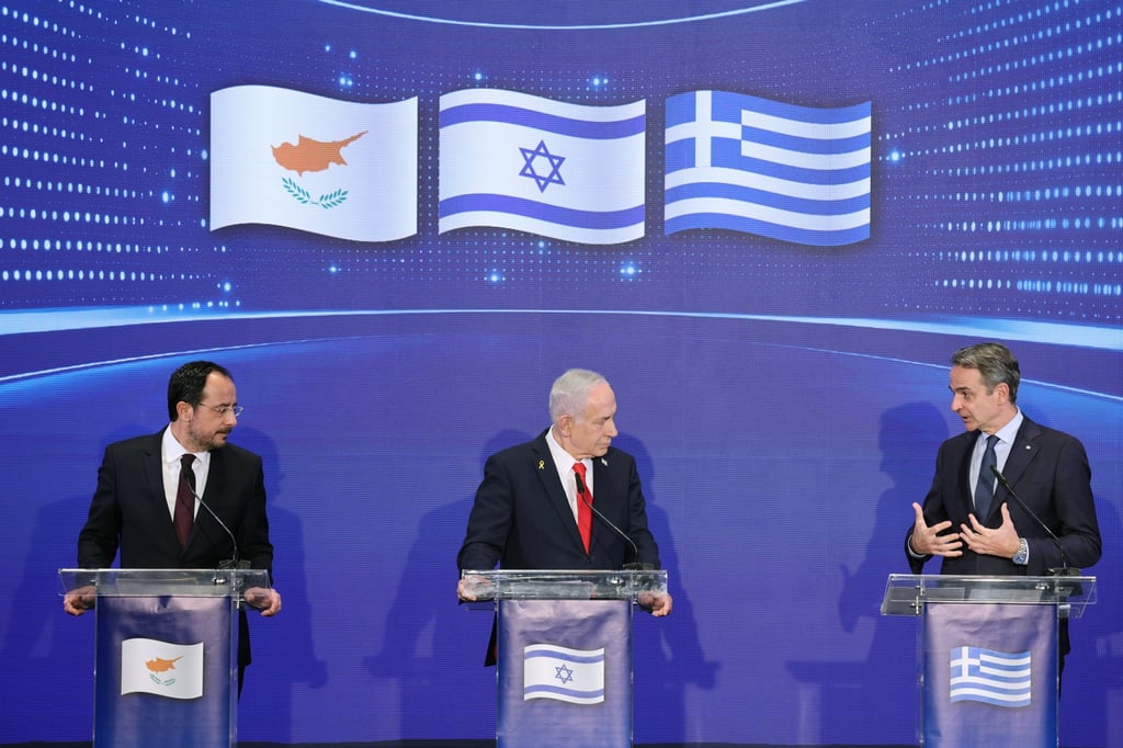 Israel Prime Minister Benjamin Netanyahu, centre, with Cypriot President Nikos Christodoulides, left, and Greek Prime Minister Kyriakos Mitsotakis on Monday. Photo: EPA