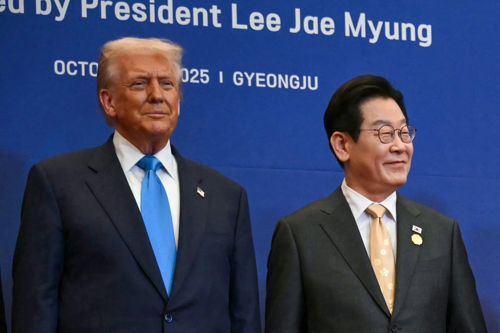 US President Donald Trump (left) and South Korea’s President Lee Jae-myung pose for a photo in Gyeongju, South Korea on October 29. Photo: AFP