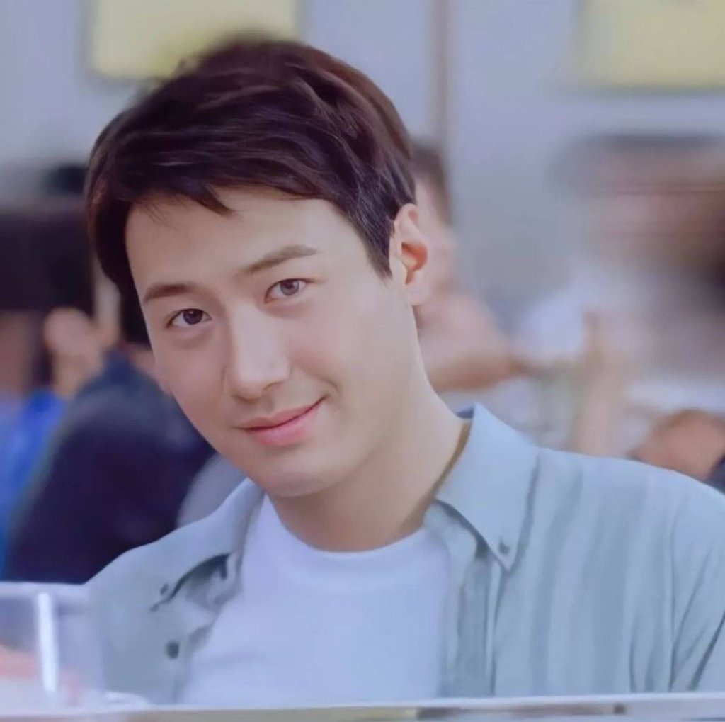 Leon Lai Ming, salah satu dari "Empat Raja Langit Cantopop", dianugerahi Medali Kehormatan atas karya amal yang dilakukannya. Foto: Instagram/leonlaifansclub