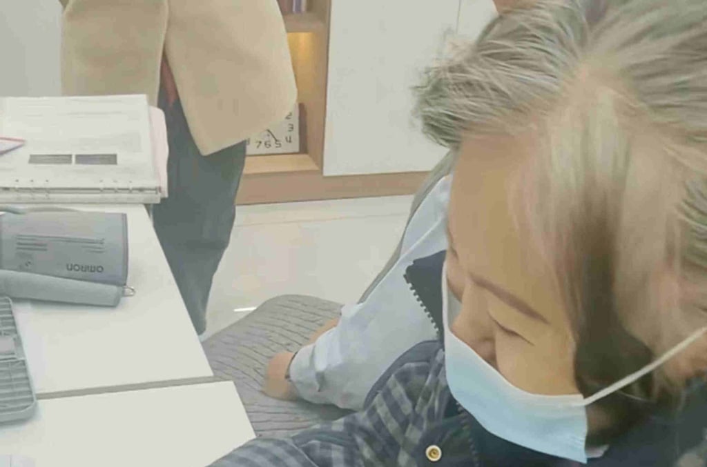 Wanita hamil tersebut menjalani salah satu pemeriksaan kesehatan rutinnya. Foto: Douyin