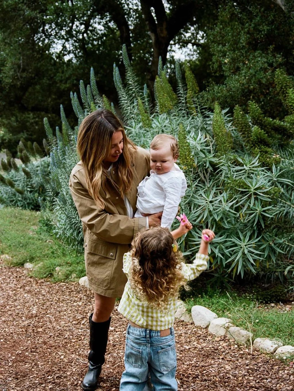 Post-Covid, Ashley Tisdale French joined a group of new mums for support. Photo: @ashleytisdalefrench/Instagram