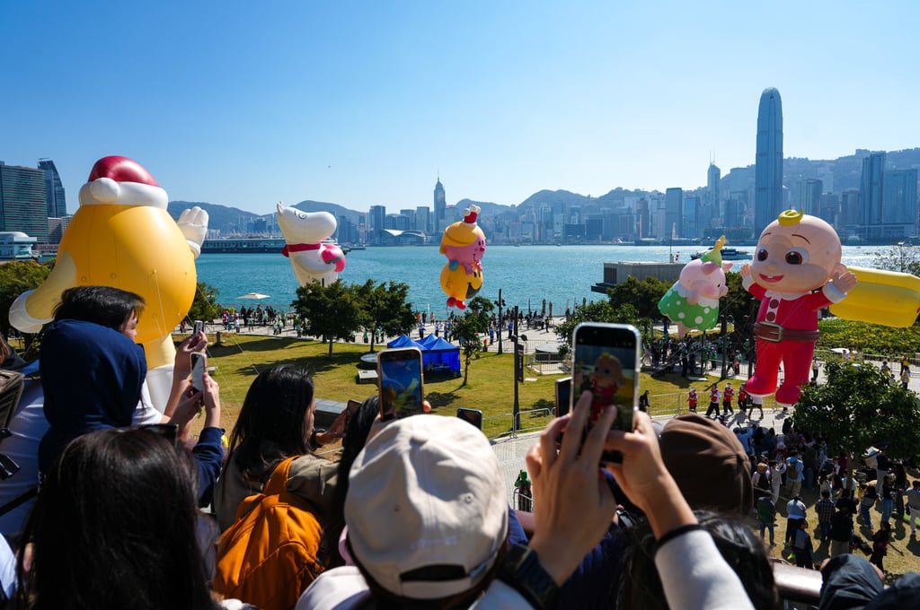 The parade briefly paused at certain points as staff worked to stabilise the balloons when the winds picked up, but still managed to carry on the event. Photo: Sam Tsang