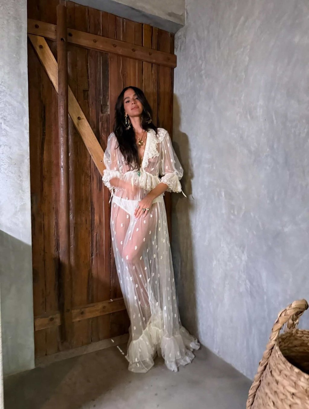 Bruna Marquezine wished her instagram followers a Happy New Year with snaps of her posing in a sheer white dress. Photo: @brunamarquezine/Instagram Bruna Marquezine wished her instagram followers a Happy New Year with snaps of her posing in a sheer white dress. Photo: @brunamarquezine/Instagram