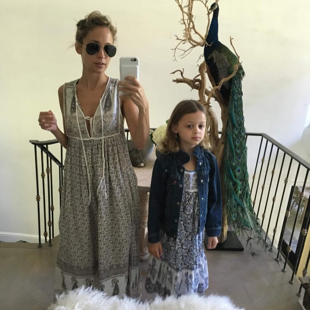 A childhood photo of Harlow aka Kate Madden, with mother Nicole Richie. Photo: @nicolerichie/Instagram