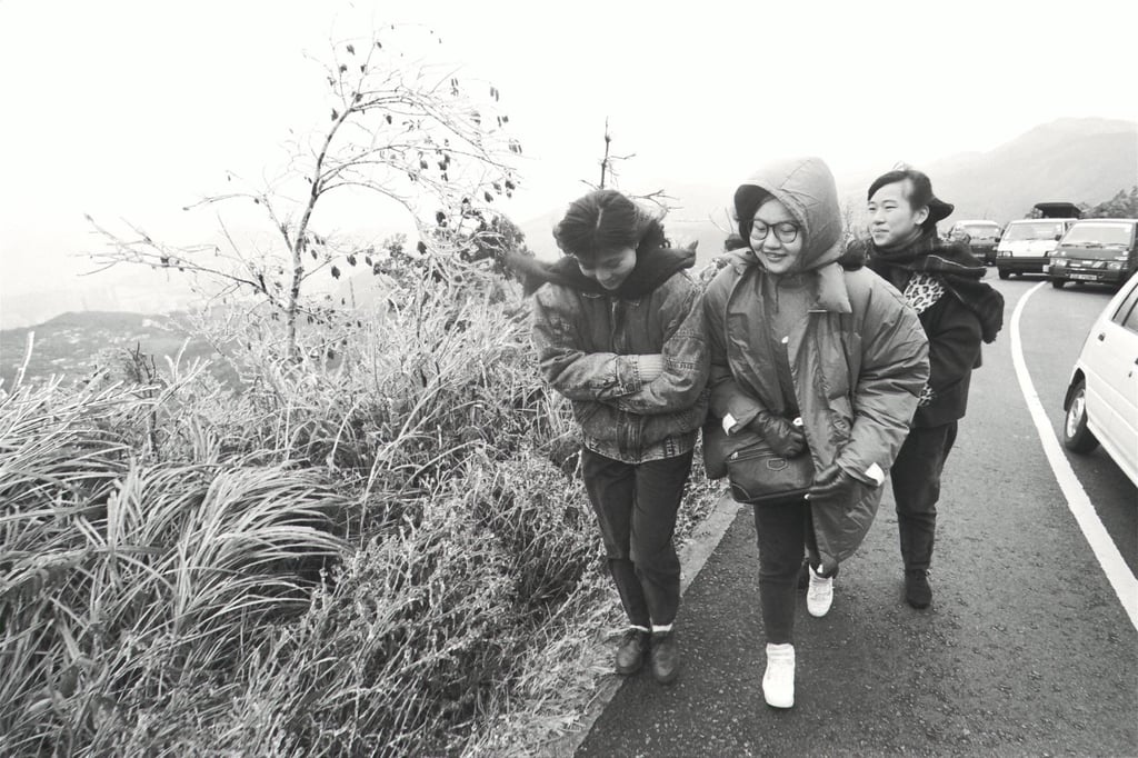 Locals head to Tai Mo Shan to see the frost in December 1991. Photo: SCMP Archives