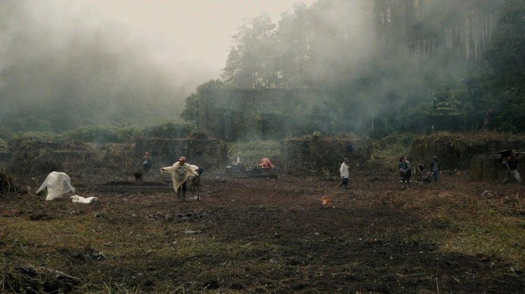 A still from “Tellurian Drama” (2020), by Riar Rizaldi, which is part of the Asian Avant-Garde collection streaming on Mubi. A still from “Tellurian Drama” (2020), by Riar Rizaldi, which is part of the Asian Avant-Garde collection streaming on Mubi.