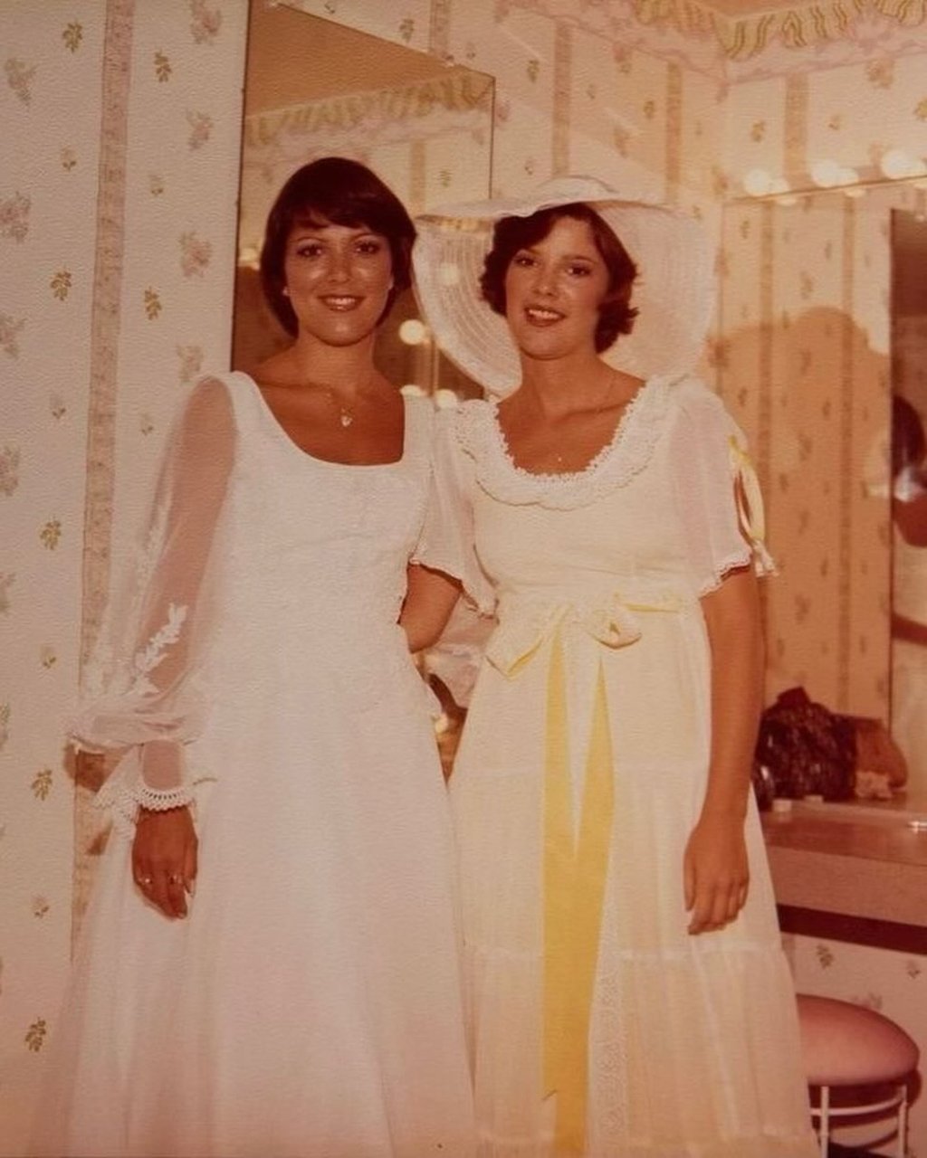 Kris Jenner with her late sister, Karen Houghton. Photo: @krisjenner/Instagram