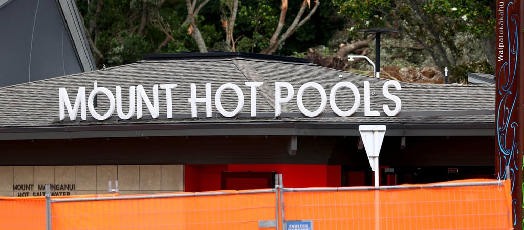 Six people are still missing in Thursday’s landslide at Mount Hot Pools in New Zealand. Photo: Reuters Six people are still missing in Thursday’s landslide at Mount Hot Pools in New Zealand. Photo: Reuters