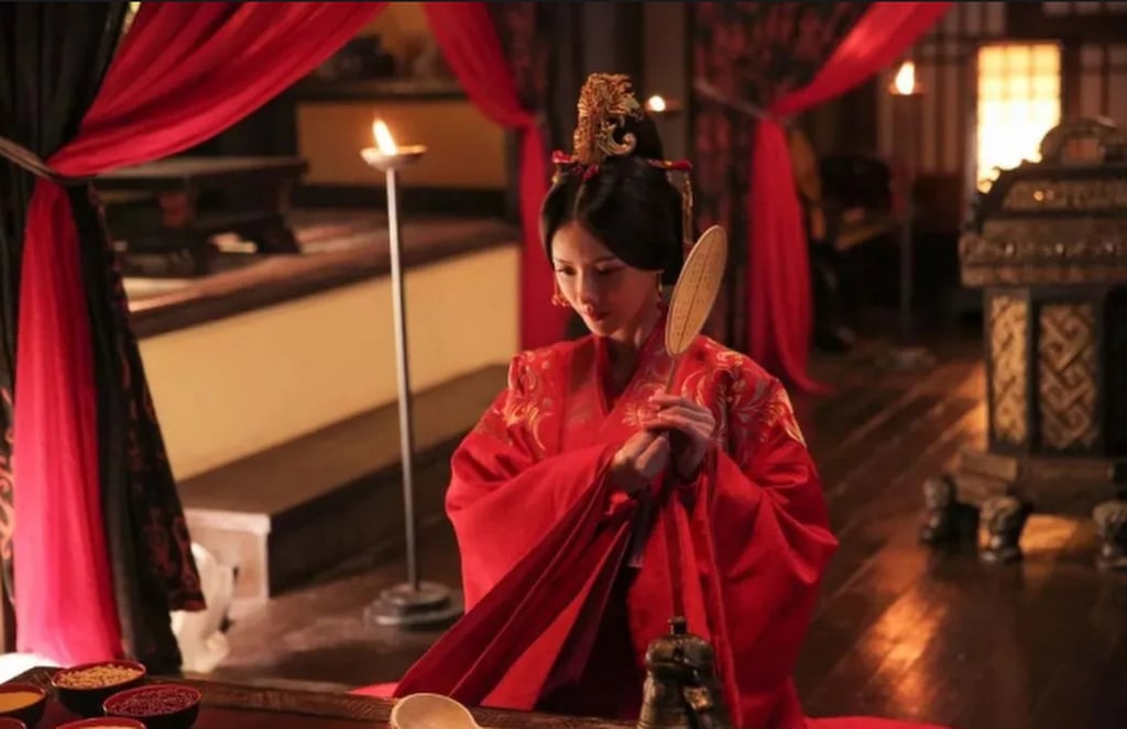 An ancient Han Chinese wedding custom requires the bride to bring her own “toilet,” usually containing red eggs, red dates, and peanuts, symbolising fertility and blessings. Photo: ifeng