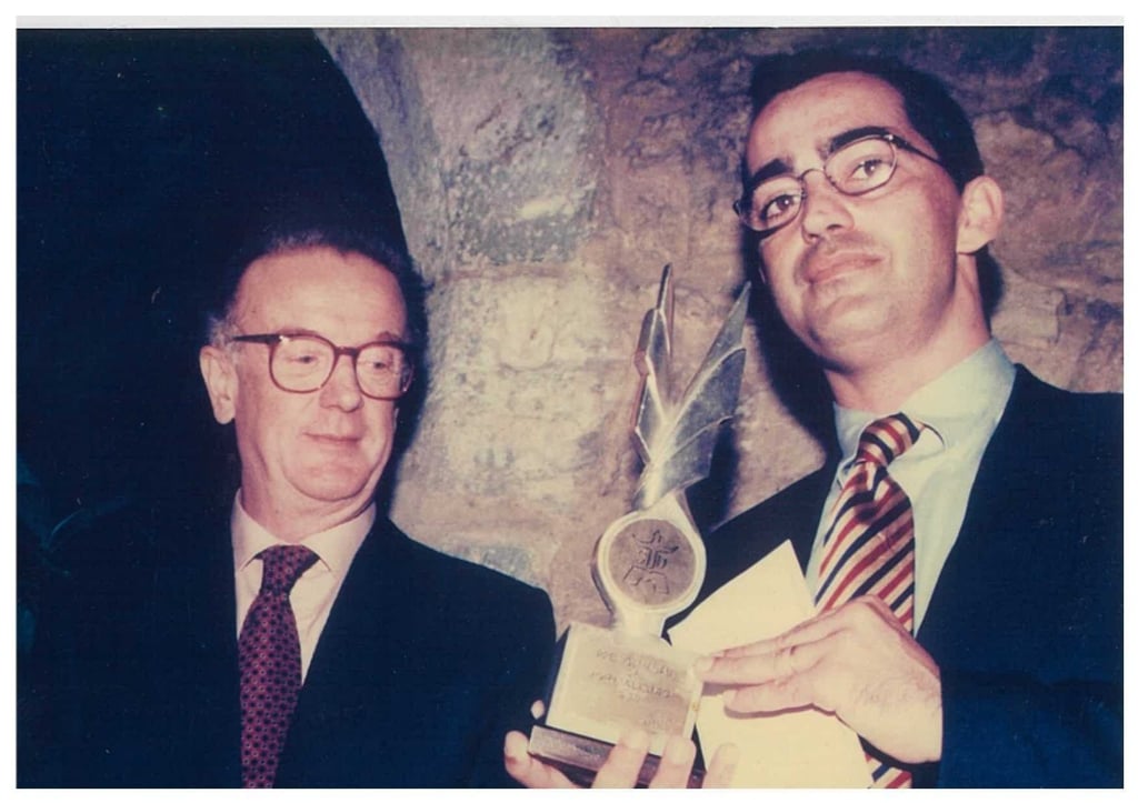 Ricardo Pinto (right) with the Portuguese president, Jorge Sampaio, after the journalist won the Macau Prize for Reporting in 1996. Photo: courtesy Ricardo Pinto