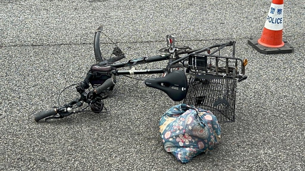 A bicicleta da vítima foi ridicularizada na estrada Tung Kok. Imagem: Folheto A bicicleta da vítima foi ridicularizada na estrada Tung Kok. Imagem: Folheto