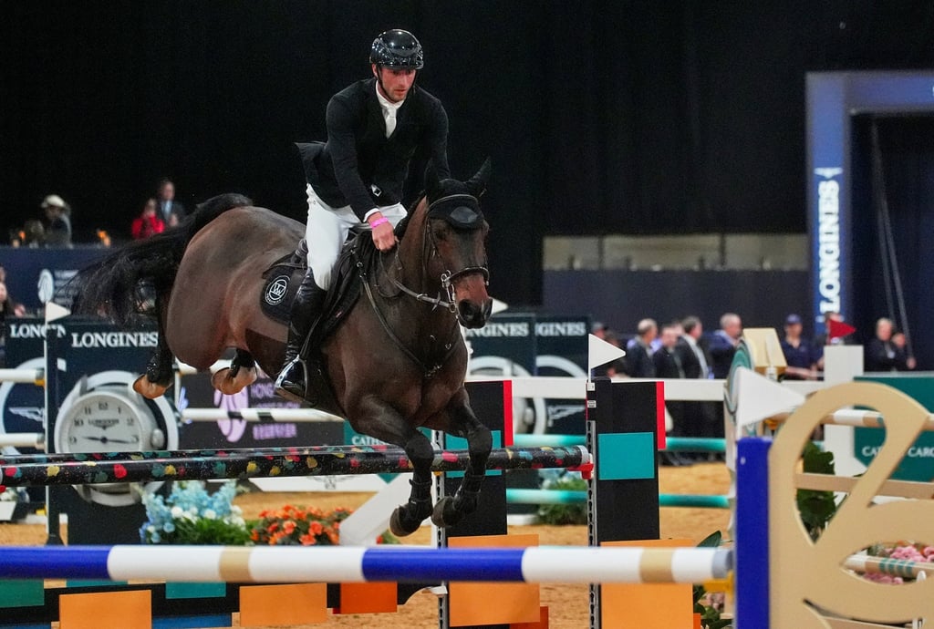 Richard Vogel judged the youth event before competing in the the Longines Welcome Stakes. Photo: Elson Li