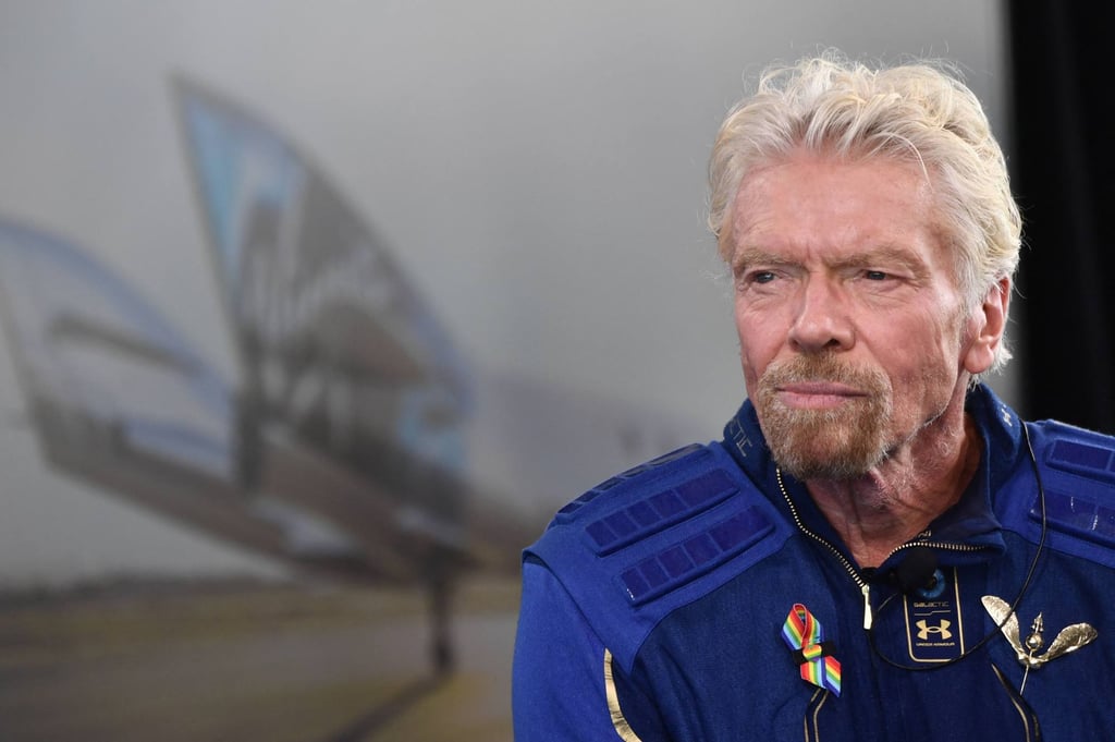 Richard Branson fala em julho de 2021 no Novo México enquanto viaja para o espaço a bordo da nave Virgin Galactic. Foto: AFP Richard Branson fala em julho de 2021 no Novo México enquanto viaja para o espaço a bordo da nave Virgin Galactic. Foto: AFP