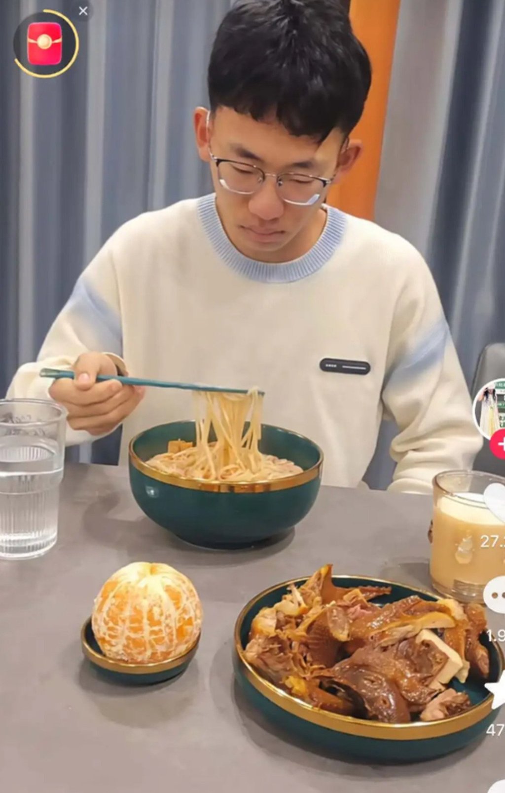 Zhang Liping’s son tucks into one of his mother’s creative breakfasts. Photo: weixin
