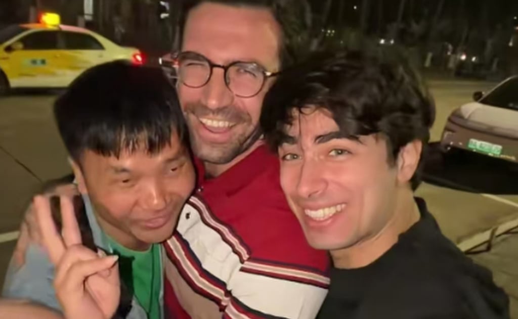 Best buddies: Luo, left, and the two foreign influencers having a good time on the road. Photo: Sina