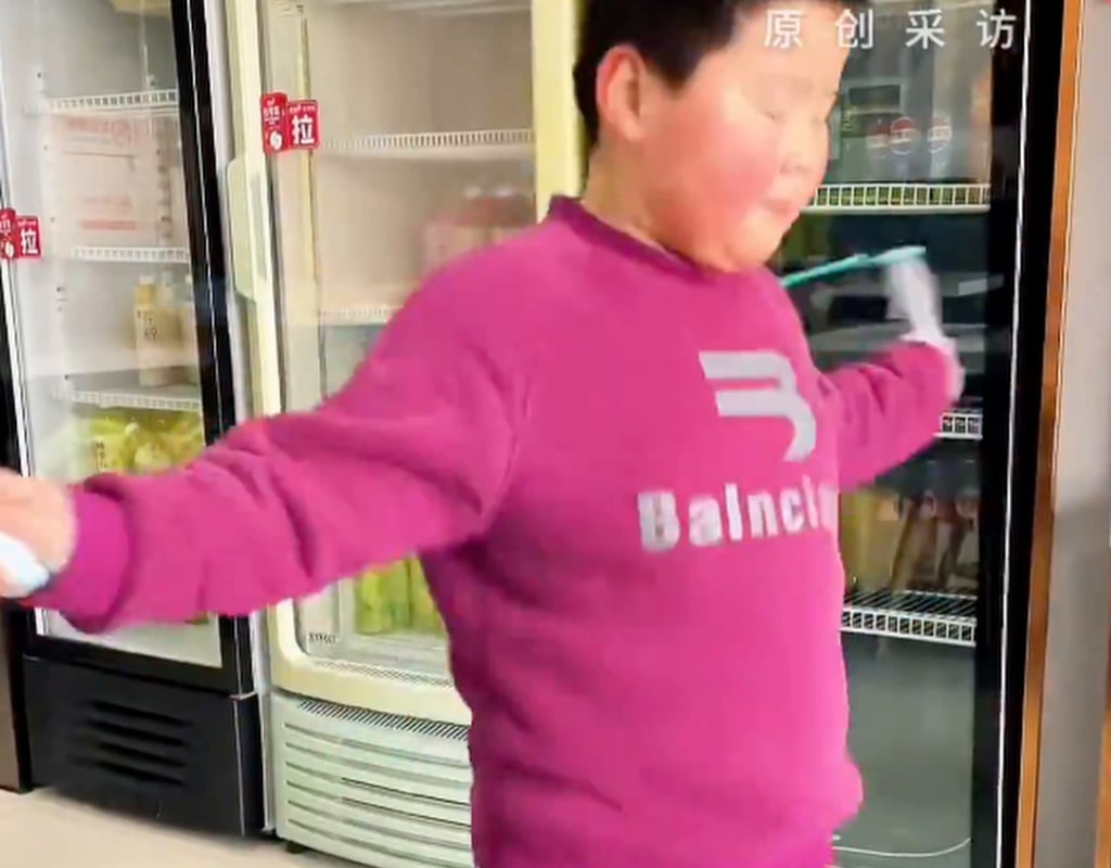 Tangdou skipping in a still image from one of the videos his father posted online. Photo: Jimu