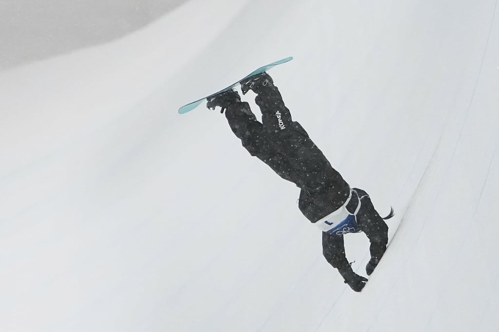 Choi Ga-on was thinking of withdrawing from the competition after crashing on her first run. Photo: AP