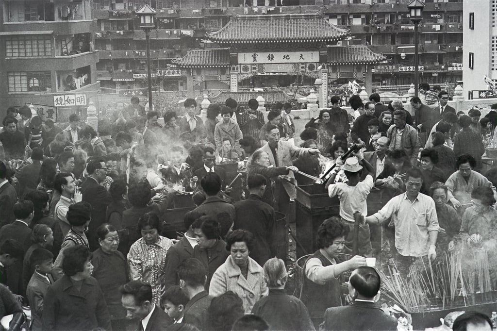 Worshippers at Wong Tai Sin Temple pay tribute to the gods, seeking good fortune for the Year of the Ox in 1973. Photo: SCMP Archives Worshippers at Wong Tai Sin Temple pay tribute to the gods, seeking good fortune for the Year of the Ox in 1973. Photo: SCMP Archives
