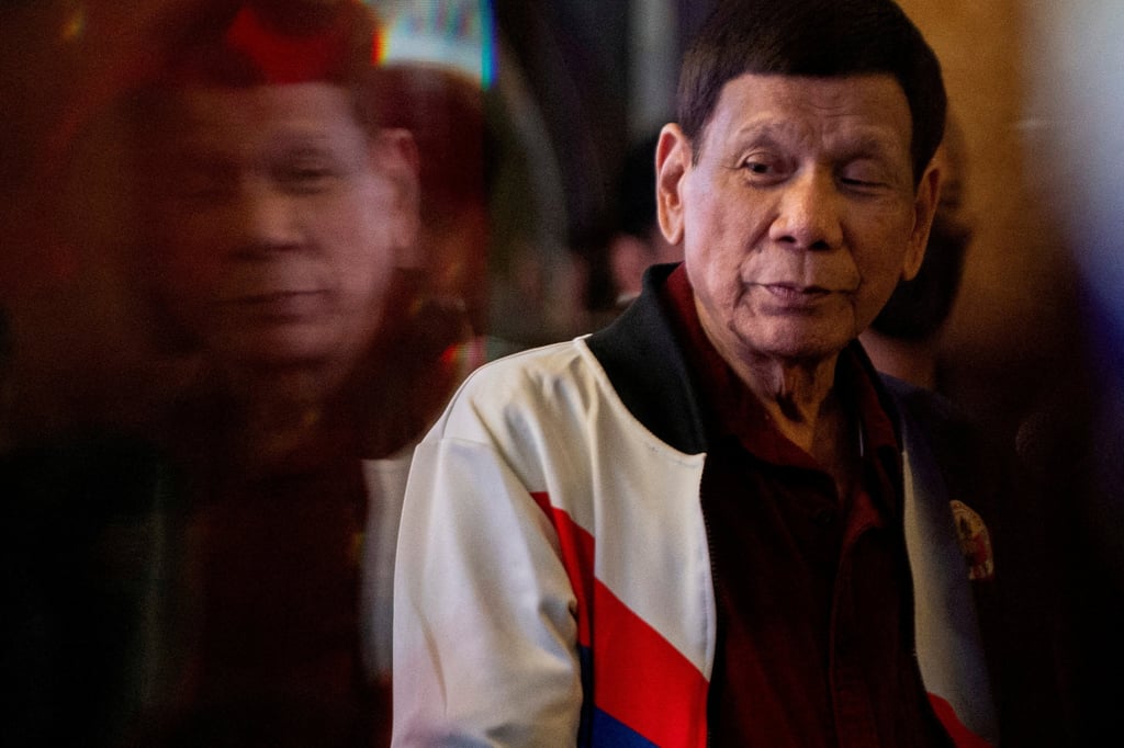 O ex-presidente das Filipinas, Rodrigo Duterte, em um comício de anúncio de seu partido político na região metropolitana de Manila, Filipinas, em fevereiro de 2025. Foto: Reuters O ex-presidente das Filipinas, Rodrigo Duterte, em um comício de anúncio de seu partido político na região metropolitana de Manila, Filipinas, em fevereiro de 2025. Foto: Reuters