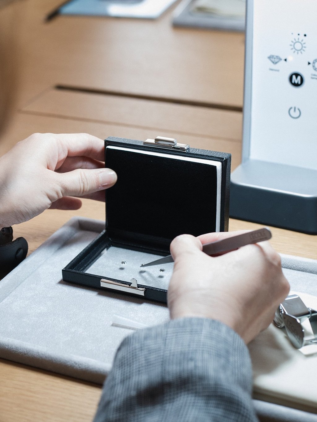 Studying jewels at L’ÉCOLE, School of Jewelry Arts. Photo: Handout