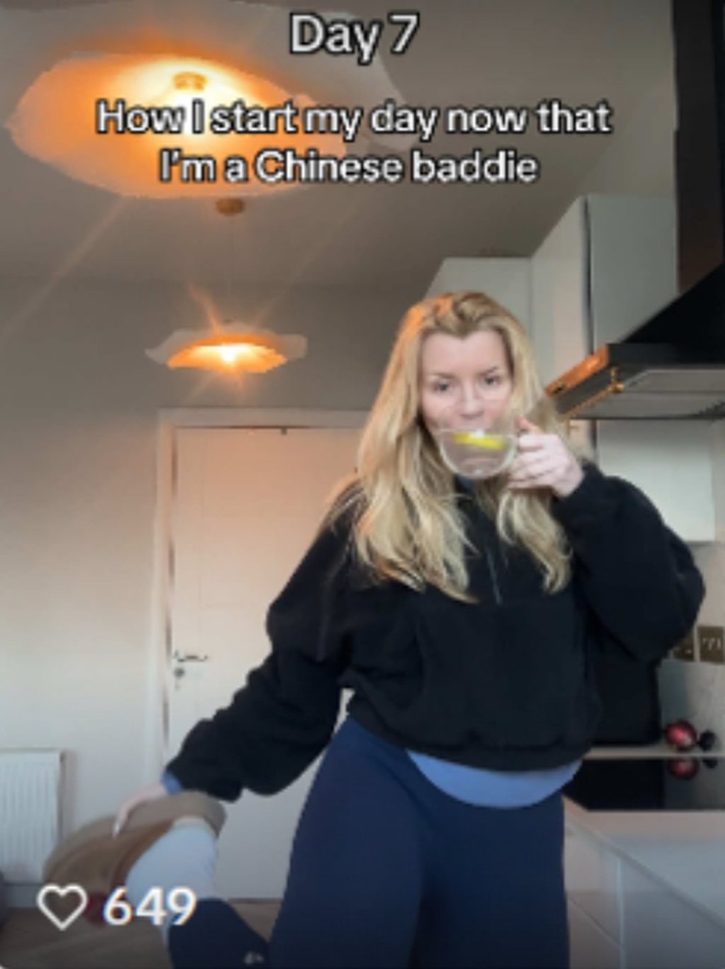 A still from a social media video shows how Westerners are embracing aspects of Chinese culture by adopting habits such as drinking warm water. Photo: shobserver.com