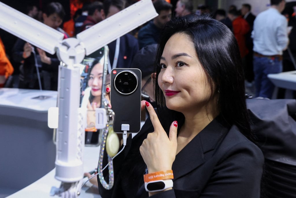 An influencer from Japan tests the latest Xiaomi launches in Barcelona. Photo: Reuters