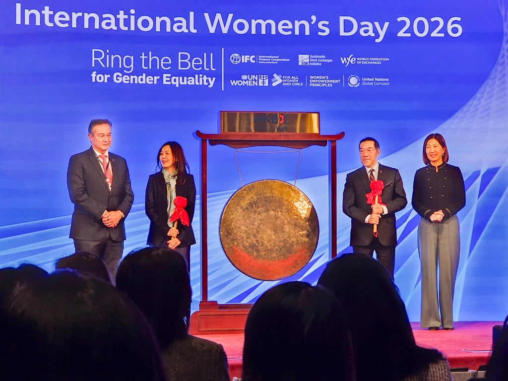 From left, Niguel Brooks, co-lead of the HKEX Women’s Network, Anna Ng, head of the Hong Kong office of International Finance Corp, HKEX chairman Carlson Tong and HKEX CEO Bonnie Chan Yiting get ready to strike the gong to mark International Women’s Day at HKEX Connect Hall on Friday. Photo: Enoch Yiu