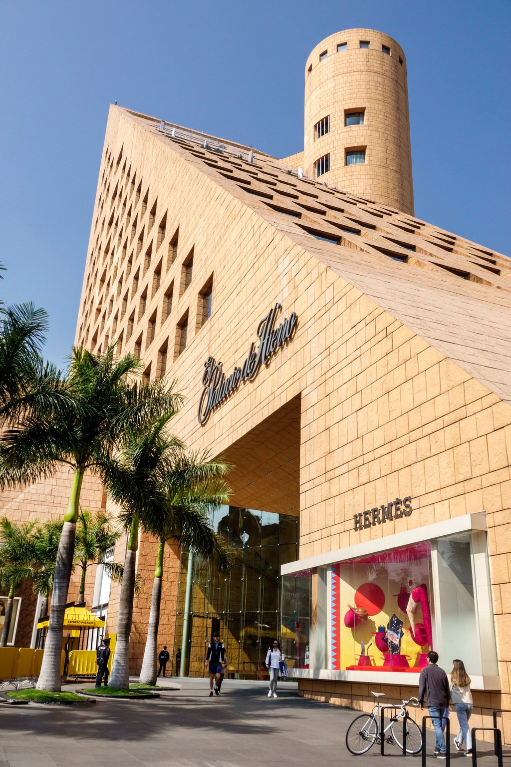 The El Palacio de Hierro luxury department store. Photo: Getty Images