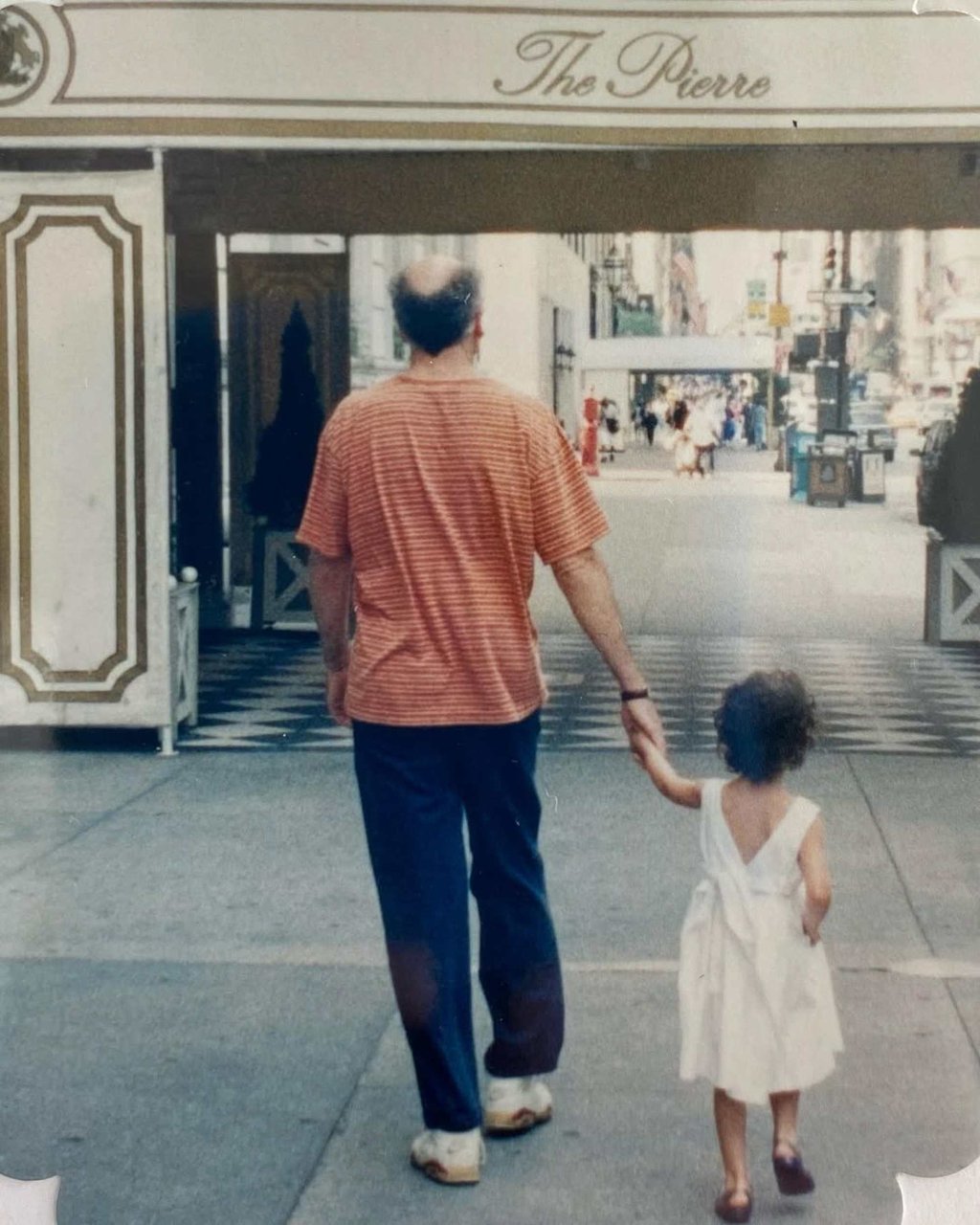 Cazzie David as a kid with her father Larry David. Photo: @cazziedavid/Instagram