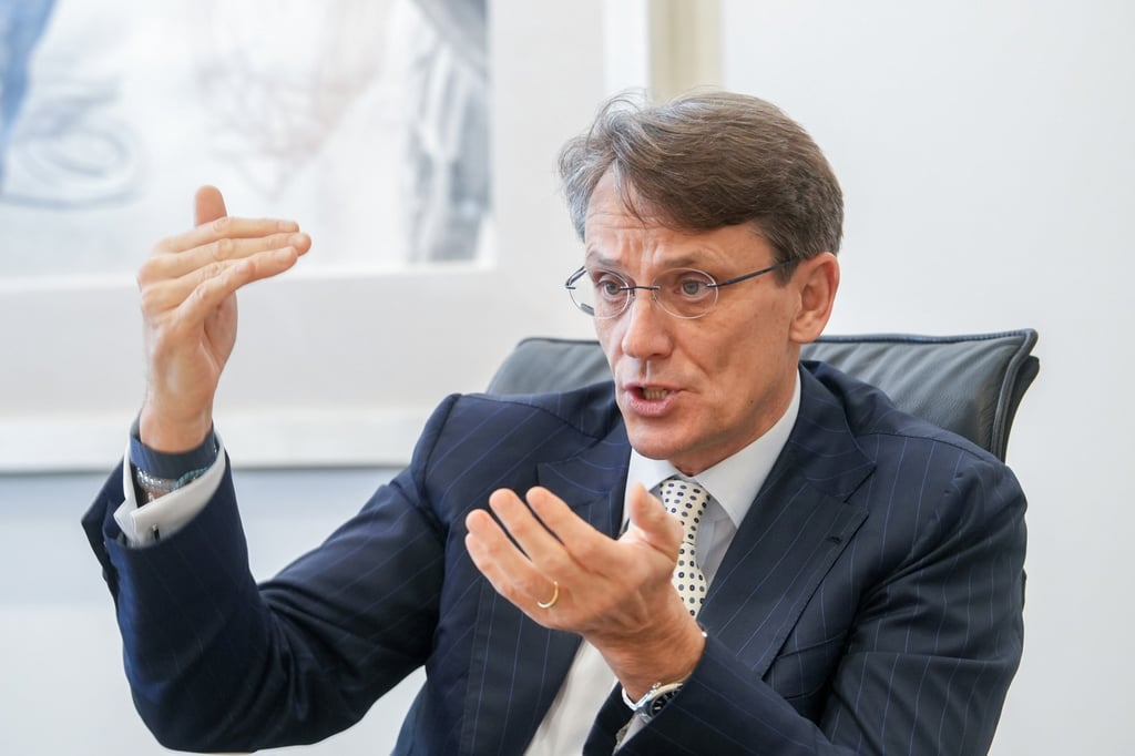 De Sanctis says affluent investors were becoming increasingly uneasy about their heavy exposure to US assets. Photo: Sun Yeung De Sanctis says affluent investors were becoming increasingly uneasy about their heavy exposure to US assets. Photo: Sun Yeung