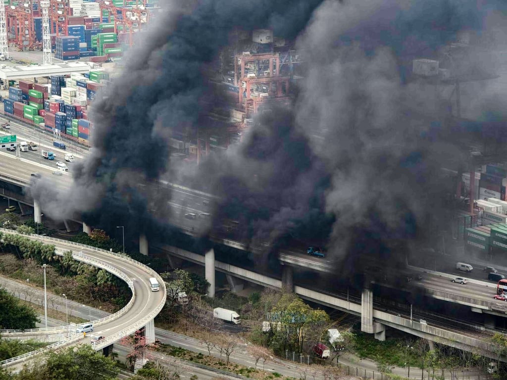 Thick black smoke could be seen across western Kowloon. Photo: Handout