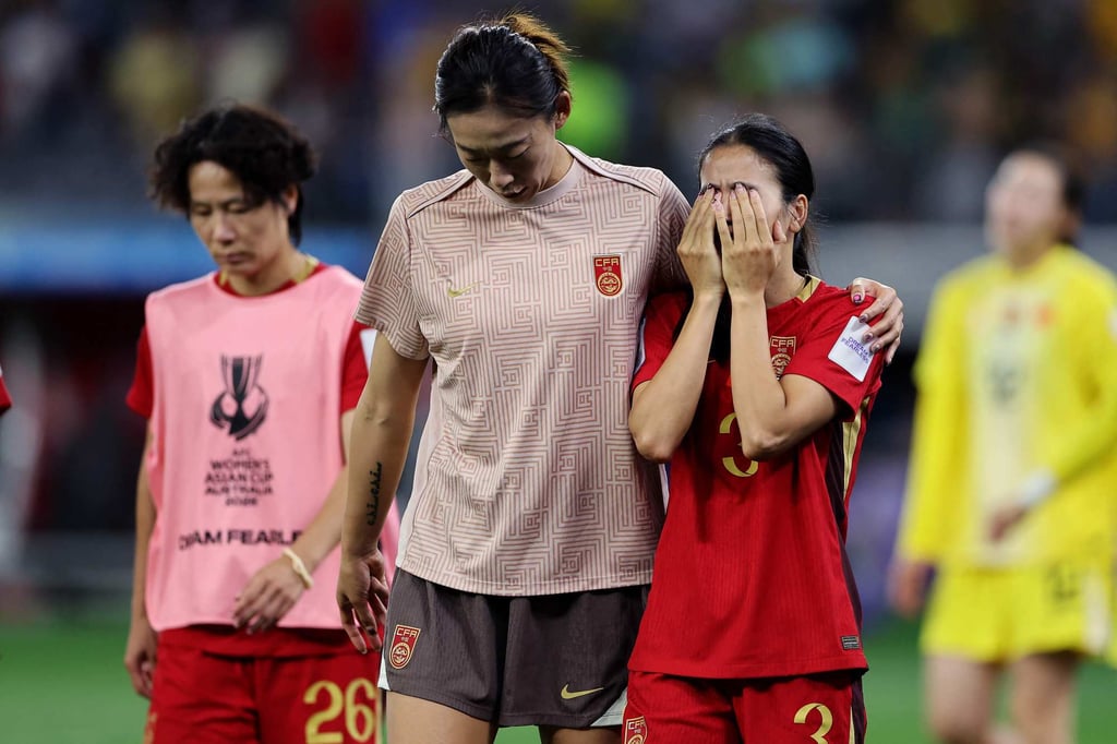 China’s Chen Qiaozhu (right) can’t hide her emotions after the loss. Photo: AFP