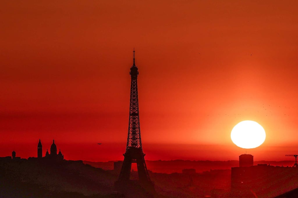 Paris in July 2025, when the city was on red alert for high temperatures. Photo: AFP