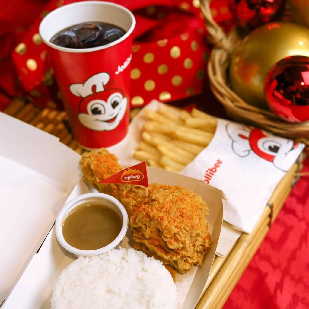 Jollibee, with its crispy Chickenjoy and sweet spaghetti, has become a cultural anchor for many Filipinos overseas. Photo: Instagram/jollibee